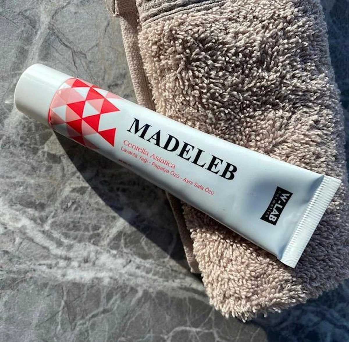 Madeleb Creme Centella Asiatica Nieuwste Anti-aging Wondermiddel. Acne, Litteken, Psoriasis En Eczeem Creme 4 Madeleb Creme Centella Asiatica Nieuwste Anti-aging Wondermiddel. Acne, Litteken, Psoriasis En Eczeem Creme - Afbeelding 4