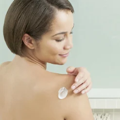 Dove DermaSpa Radiant Goodness Bodycrème - 4 X 300 Ml - Voordeelverpakking 12 Dove DermaSpa Radiant Goodness Bodycrème - 4 X 300 Ml - Voordeelverpakking -Goedkope Gezicht Zoet Winkel 1200x1200 103