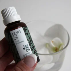 Australian Bodycare Pure Tea Tree Olie 30 Ml - 100% Puur Natuurlijke Tea Tree Olie Uit Australië Tegen Huidproblemen - Houdt De Goede Flora Op De Huid In Balans - Effectief Bij Jeugdpuistjes En Pukkeltjes -Goedkope Gezicht Zoet Winkel 1200x1200 220