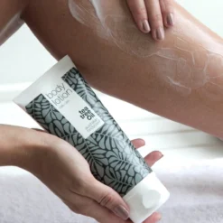 Australian Bodycare Body Lotion 200 Ml - Bodylotion Met Tea Tree Olie Verzorgt En Voorkomt Een Onzuivere En Droge Huid - Vermindert Vlekjes, Puistjes, Jeuk, Jeugdpuistjes, Lichaamsgeurtjes & Zweetvoeten - Geschikt Voor Vrouwen & Mannen 15 Australian Bodycare Body Lotion 200 Ml - Bodylotion Met Tea Tree Olie Verzorgt En Voorkomt Een Onzuivere En Droge Huid - Vermindert Vlekjes, Puistjes, Jeuk, Jeugdpuistjes, Lichaamsgeurtjes & Zweetvoeten - Geschikt Voor Vrouwen & Mannen -Goedkope Gezicht Zoet Winkel 1200x1200 282