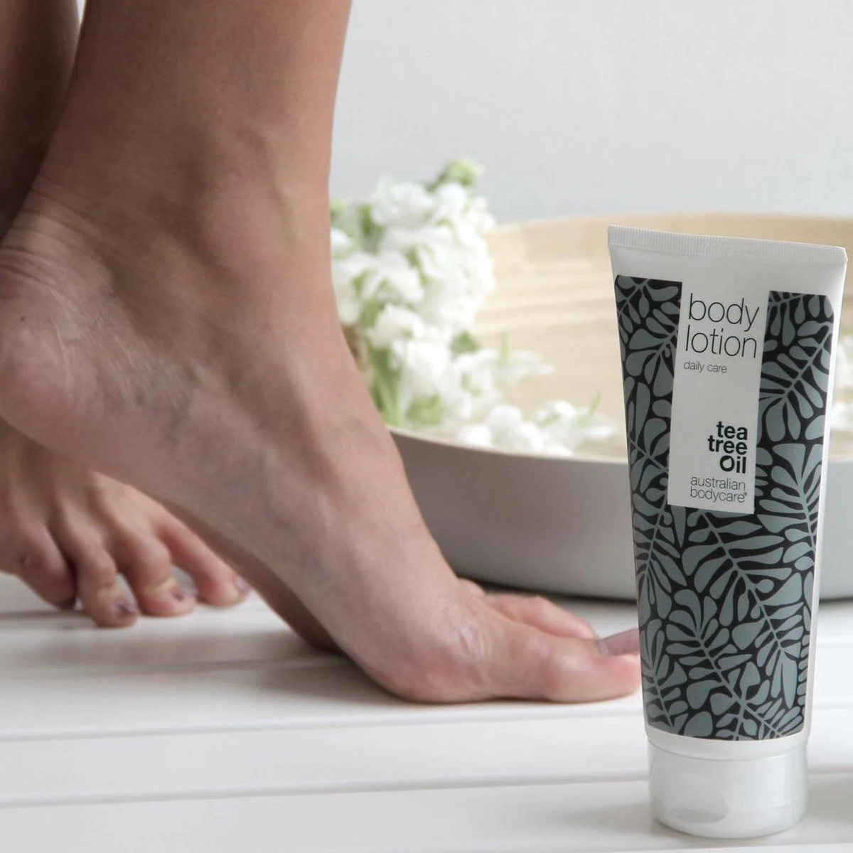 Australian Bodycare Body Lotion 200 Ml - Bodylotion Met Tea Tree Olie Verzorgt En Voorkomt Een Onzuivere En Droge Huid - Vermindert Vlekjes, Puistjes, Jeuk, Jeugdpuistjes, Lichaamsgeurtjes & Zweetvoeten - Geschikt Voor Vrouwen & Mannen 9 Australian Bodycare Body Lotion 200 Ml - Bodylotion Met Tea Tree Olie Verzorgt En Voorkomt Een Onzuivere En Droge Huid - Vermindert Vlekjes, Puistjes, Jeuk, Jeugdpuistjes, Lichaamsgeurtjes & Zweetvoeten - Geschikt Voor Vrouwen & Mannen - Afbeelding 9