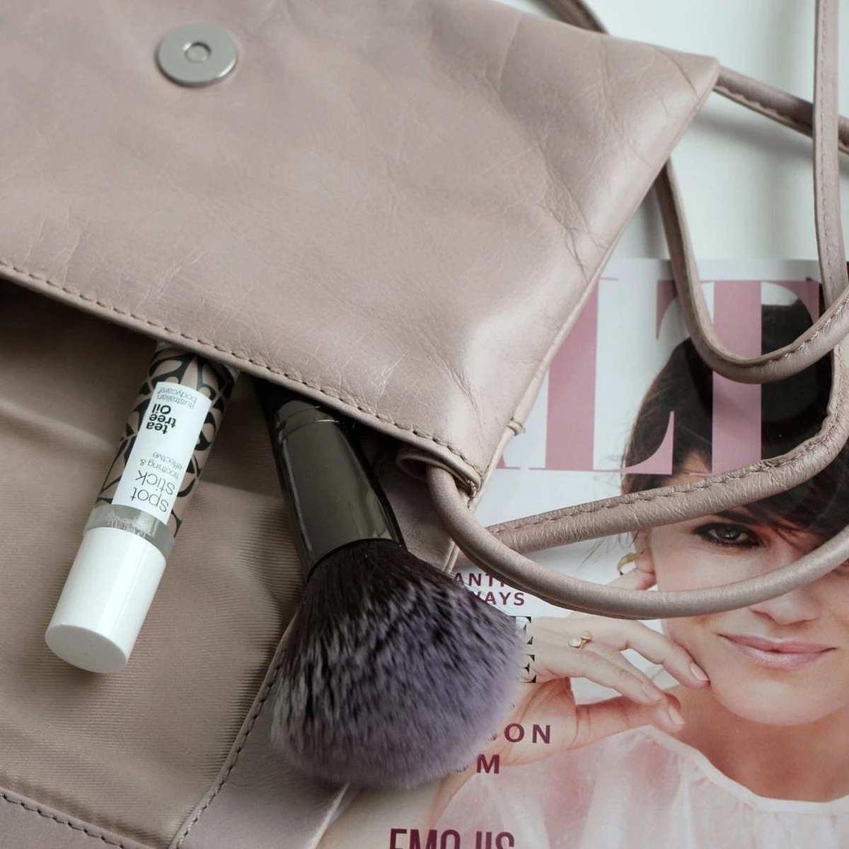 Australian Bodycare Spot Stick 9 Ml - Roll-on Stick Met Tea Tree Olie Tegen Mee-eters, Puistjes En Pukkels - Eerste Hulp Bij Opkomende Puistjes 5 Australian Bodycare Spot Stick 9 Ml - Roll-on Stick Met Tea Tree Olie Tegen Mee-eters, Puistjes En Pukkels - Eerste Hulp Bij Opkomende Puistjes - Afbeelding 5