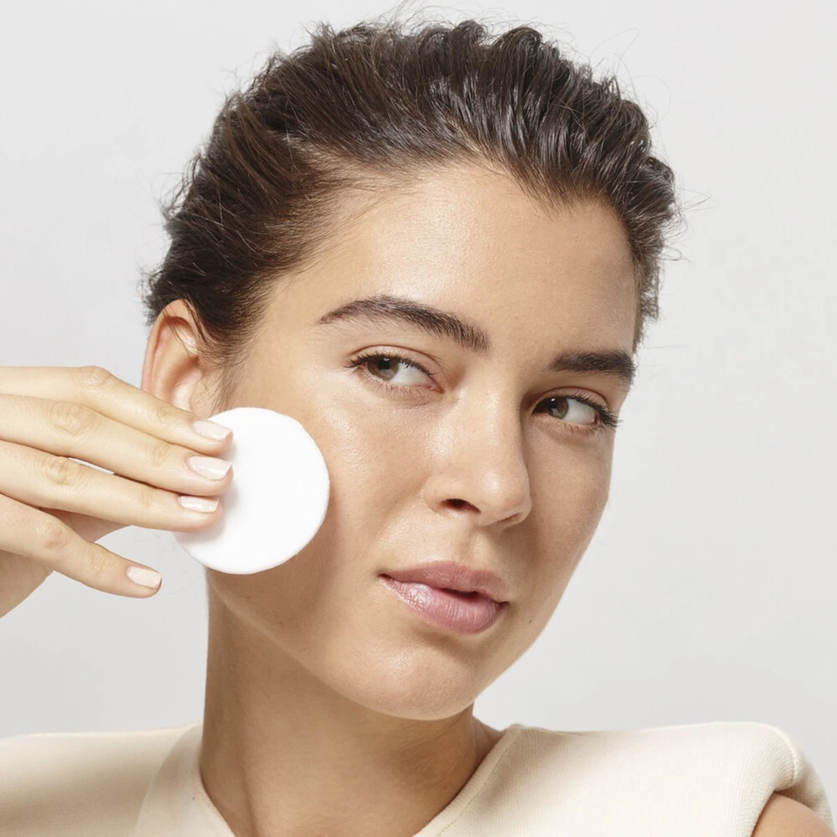 L’Oréal Paris Revitalift 5% Glycolzuur Peeling Toner - 180ml 4 L’Oréal Paris Revitalift 5% Glycolzuur Peeling Toner - 180ml - Afbeelding 4