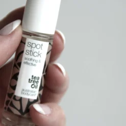 Australian Bodycare Tea Tree Olie Stick - Tea Tree Stick Tegen Onzuiverheden Voor Vlekjes, Puistjes En Een Vette, Acne-gevoelige Huid Met Australische Tea Tree Olie Van Hoge Kwaliteit (goedgekeurd Door Farmaceuten), 3 X 9 Ml. 13 Australian Bodycare Tea Tree Olie Stick - Tea Tree Stick Tegen Onzuiverheden Voor Vlekjes, Puistjes En Een Vette, Acne-gevoelige Huid Met Australische Tea Tree Olie Van Hoge Kwaliteit (goedgekeurd Door Farmaceuten), 3 X 9 Ml. -Goedkope Gezicht Zoet Winkel 1200x1200 564