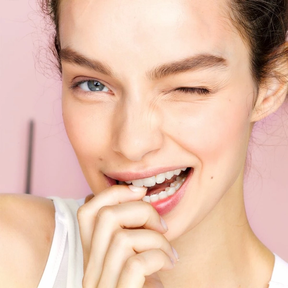 L’Oréal Paris Skin Expert Delicate Flowers Zachte Reinigingsdoekjes - 6 X 25 Stuks - Voordeelverpakking - Gezichtsreiniger Voor Droge En Gevoelige Huid 4 L’Oréal Paris Skin Expert Delicate Flowers Zachte Reinigingsdoekjes - 6 X 25 Stuks - Voordeelverpakking - Gezichtsreiniger Voor Droge En Gevoelige Huid - Afbeelding 4