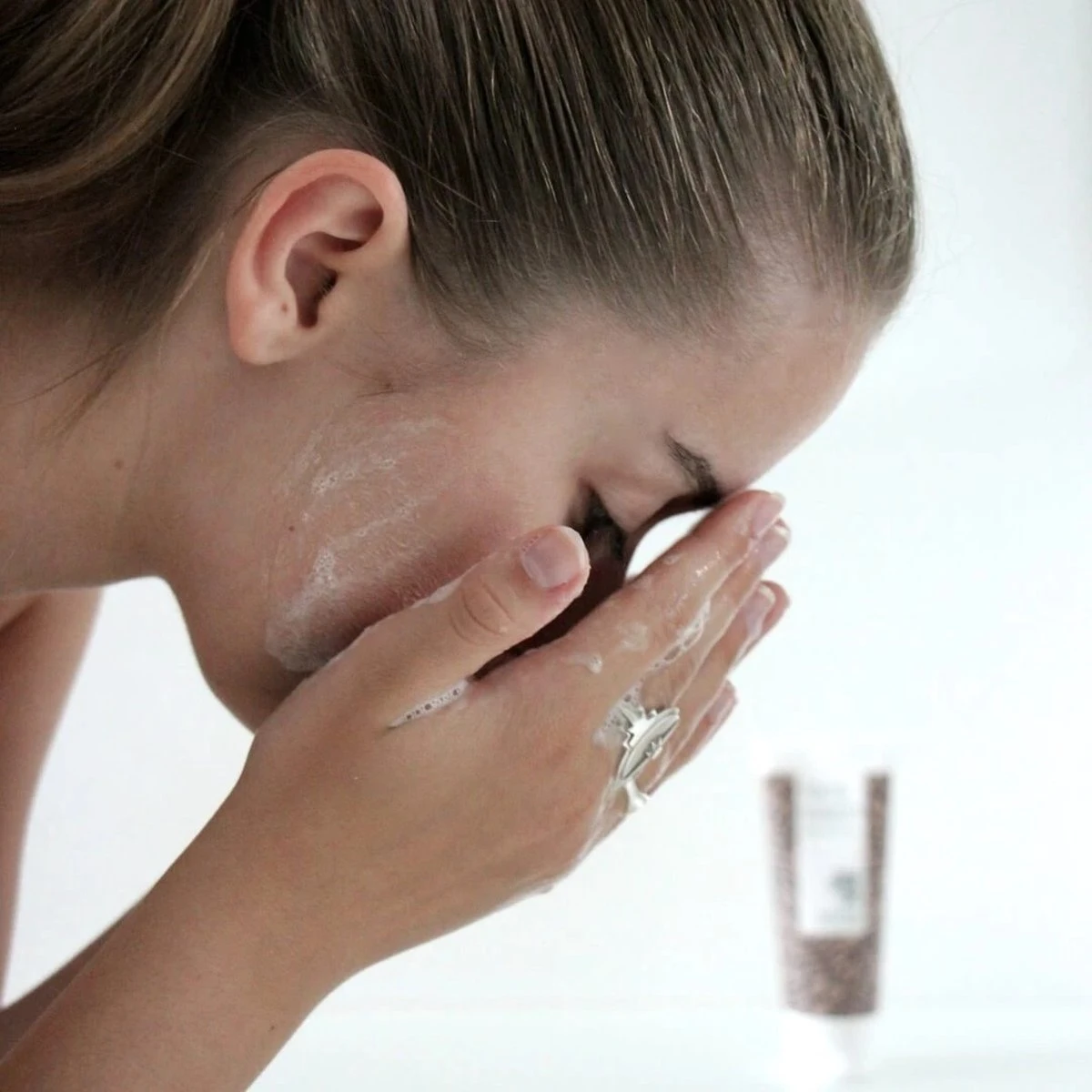 Australian Bodycare Face Wash 100ml - Eenvoudige Gezichtsreinigingszeep, Perfect Tegen Pukkels, Jeugdpuistjes & Mee–eters Gebaseerd Op Tea Tree Olie - Voor De Verzorging Van De Acne-gevoelige Huid 3 Australian Bodycare Face Wash 100ml - Eenvoudige Gezichtsreinigingszeep, Perfect Tegen Pukkels, Jeugdpuistjes & Mee–eters Gebaseerd Op Tea Tree Olie - Voor De Verzorging Van De Acne-gevoelige Huid - Afbeelding 3