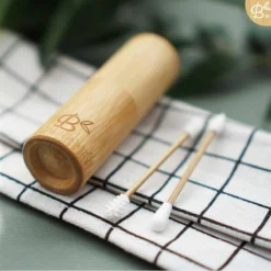 Bamboozy 4x Herbruikbare Wattenstaafjes Bamboe Met Bamboehouder Wasbare Oorstaafjes Oorstokjes Zero Waste Plastic Vrij Duurzaam -Goedkope Gezicht Zoet Winkel 1200x1200 735