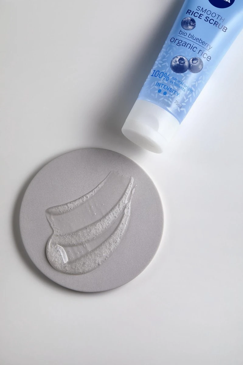 NIVEA Egaliserend Bio Rijst Scrub - Bio Blauwe Bes Normale Huid - 75ml 5 NIVEA Egaliserend Bio Rijst Scrub - Bio Blauwe Bes Normale Huid - 75ml - Afbeelding 5