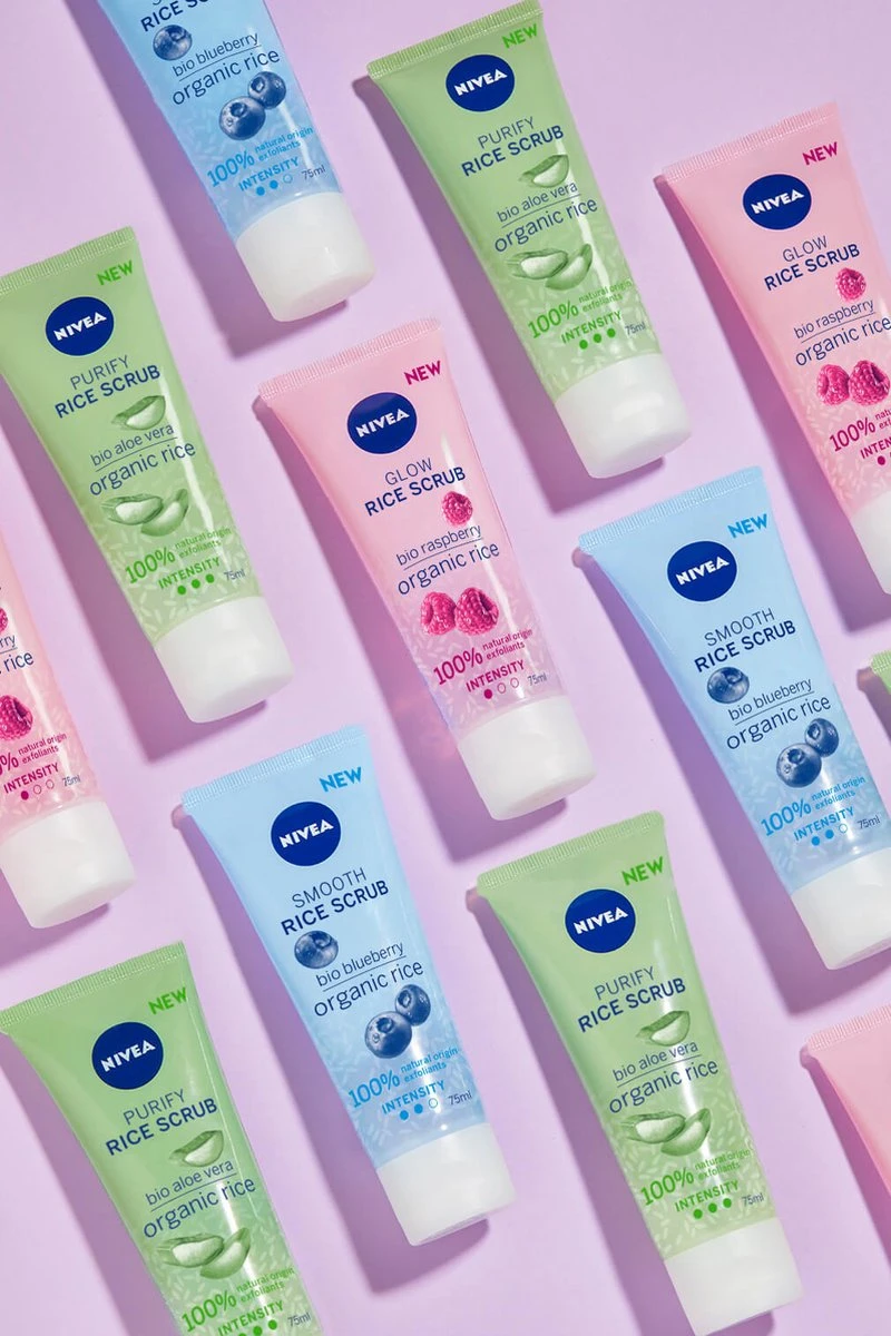 NIVEA Glow Bio Rijst Scrub - Bio Framboos Droge Gevoelige Huid - 75ml 6 NIVEA Glow Bio Rijst Scrub - Bio Framboos Droge Gevoelige Huid - 75ml - Afbeelding 6