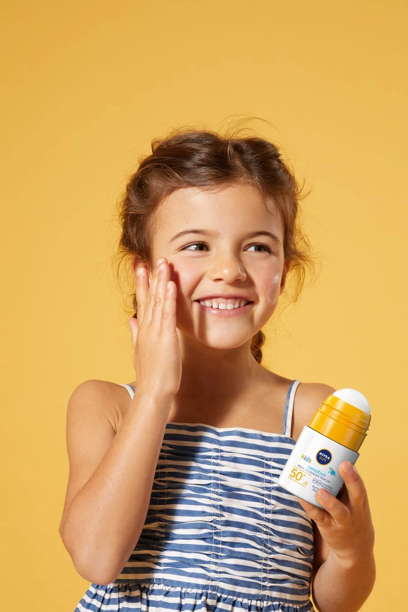 NIVEA SUN Babies & Kids Sensitive Roll-On Zonnebrand SPF 50+ - 50 Ml 5 NIVEA SUN Babies & Kids Sensitive Roll-On Zonnebrand SPF 50+ - 50 Ml - Afbeelding 5