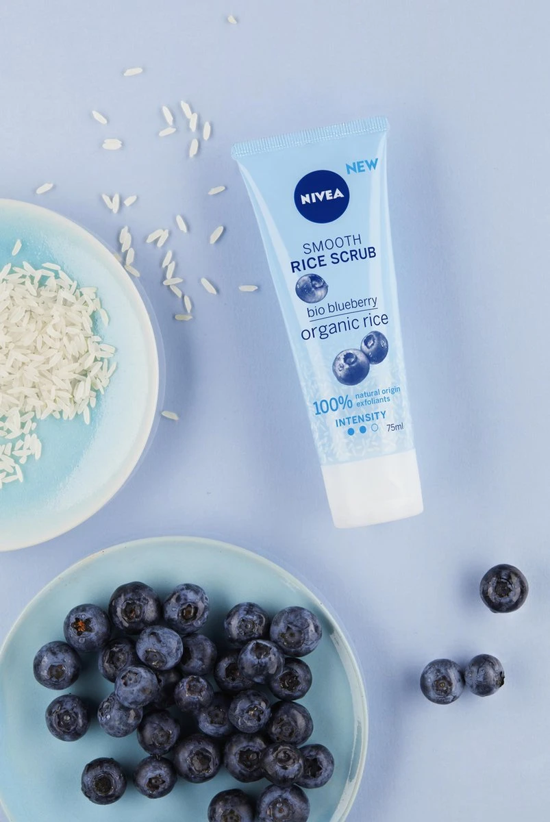 NIVEA Egaliserend Bio Rijst Scrub - Bio Blauwe Bes Normale Huid - 75ml 7 NIVEA Egaliserend Bio Rijst Scrub - Bio Blauwe Bes Normale Huid - 75ml - Afbeelding 7