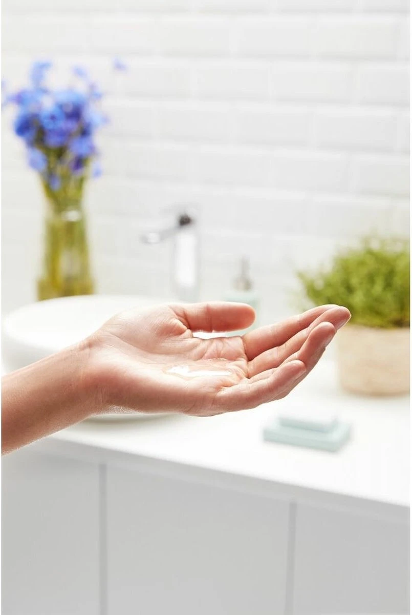 Garnier Bio Micellair Reinigingswater Met Verzachtende Korenbloem - 400 Ml 3 Garnier Bio Micellair Reinigingswater Met Verzachtende Korenbloem - 400 Ml - Afbeelding 3