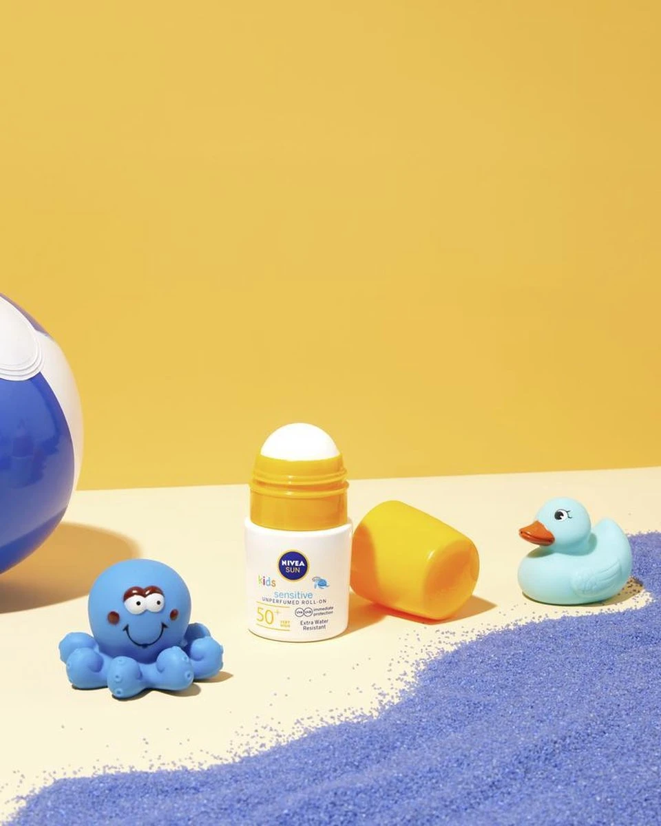 NIVEA SUN Babies & Kids Sensitive Roll-On Zonnebrand SPF 50+ - 50 Ml 3 NIVEA SUN Babies & Kids Sensitive Roll-On Zonnebrand SPF 50+ - 50 Ml - Afbeelding 3