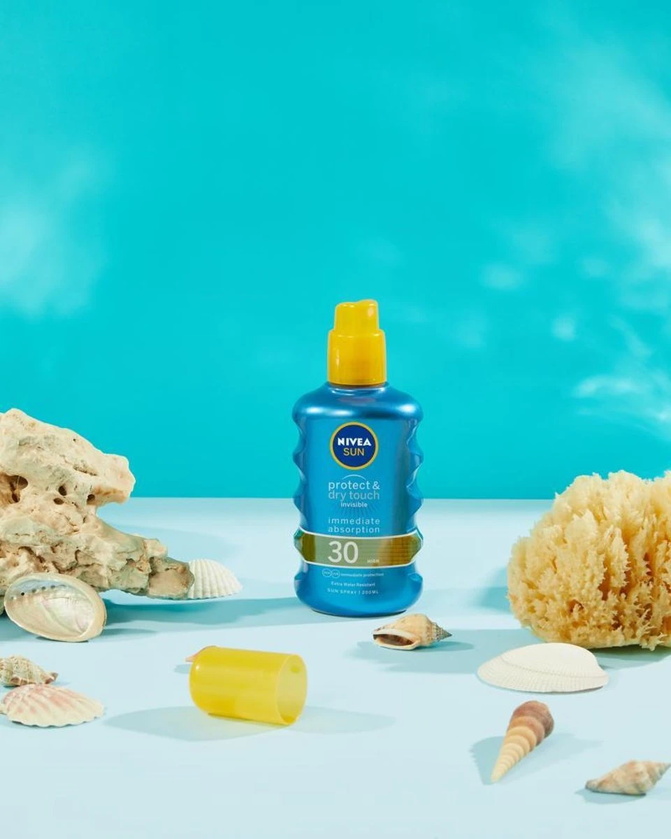 NIVEA SUN Protect & Dry Touch Transparante Zonnespray SPF 30 - 200 Ml 3 NIVEA SUN Protect & Dry Touch Transparante Zonnespray SPF 30 - 200 Ml - Afbeelding 3